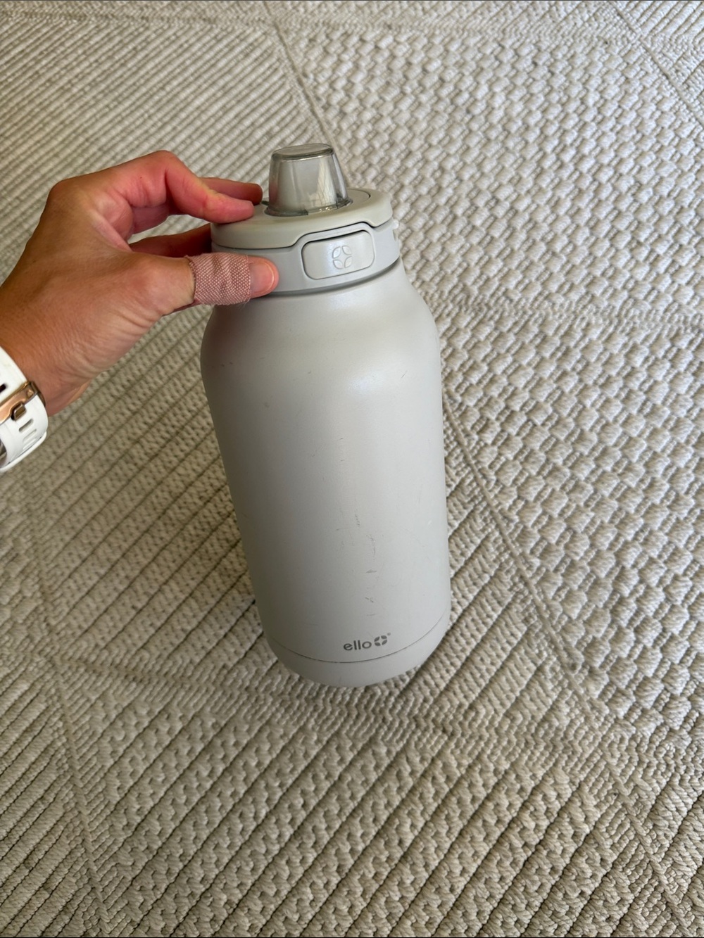 Ello Light Gray Insulated Bottle with Flip Spout
